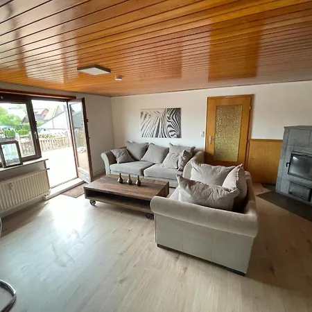 Modern Eingerichtetes Einzelzimmer In Gross Vollstedt, Gemeinschaftsbad Nr 3 Gross Vollstedt