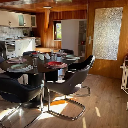 Modern Eingerichtetes Einzelzimmer In Gross Vollstedt, Gemeinschaftsbad Nr 3 Gross Vollstedt